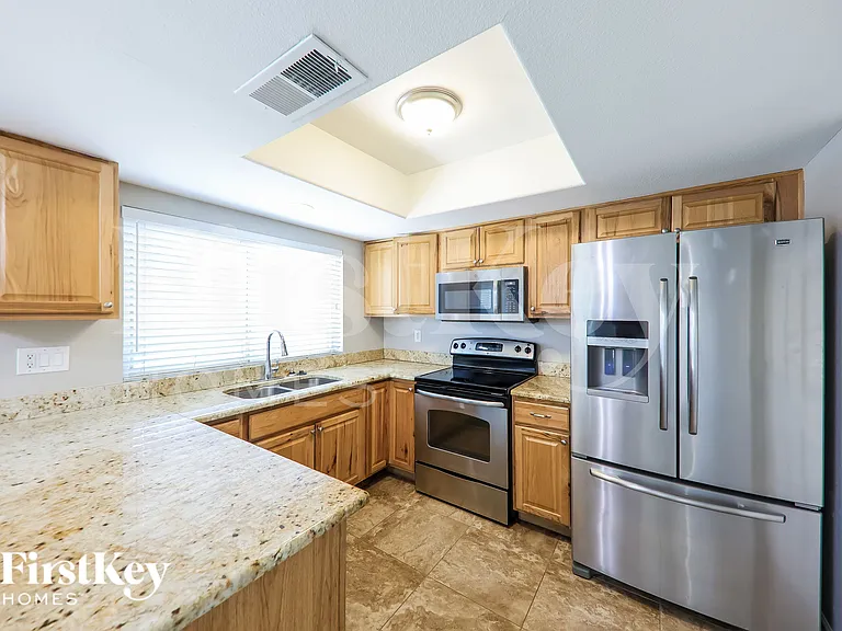 4149 W Shangri La Rd — Photo 5