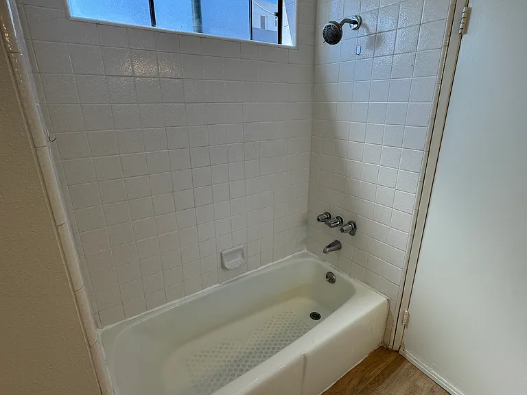1625 Glendon Ave #7 — Photo 6