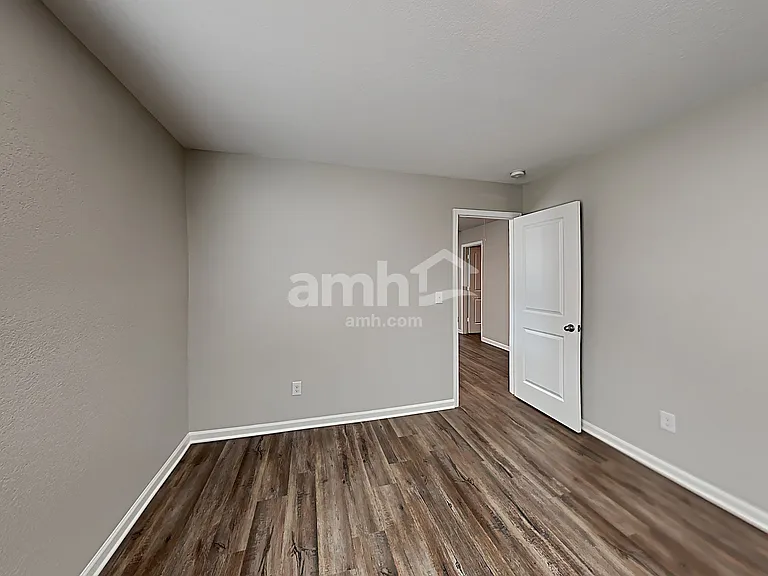 415 Vermeer Ct — Photo 21