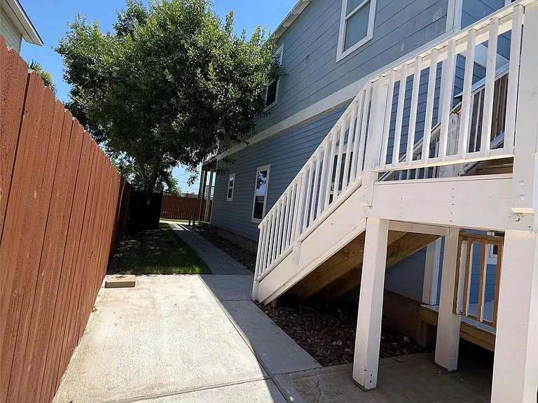 1824 Biovu Dr — Photo 19