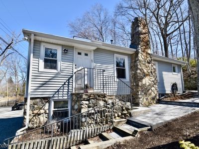 94 Wildwood Rd, Oak Ridge, NJ, 07438