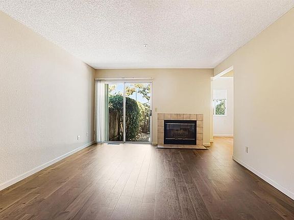 4th image of 7 Meridian Cir