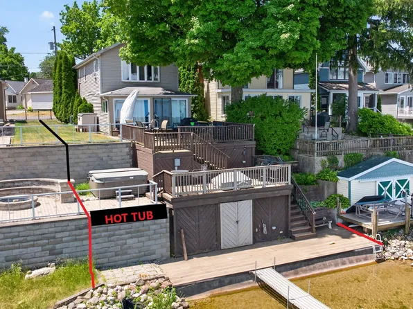 290 Park St, Manitou Beach, MI 49253