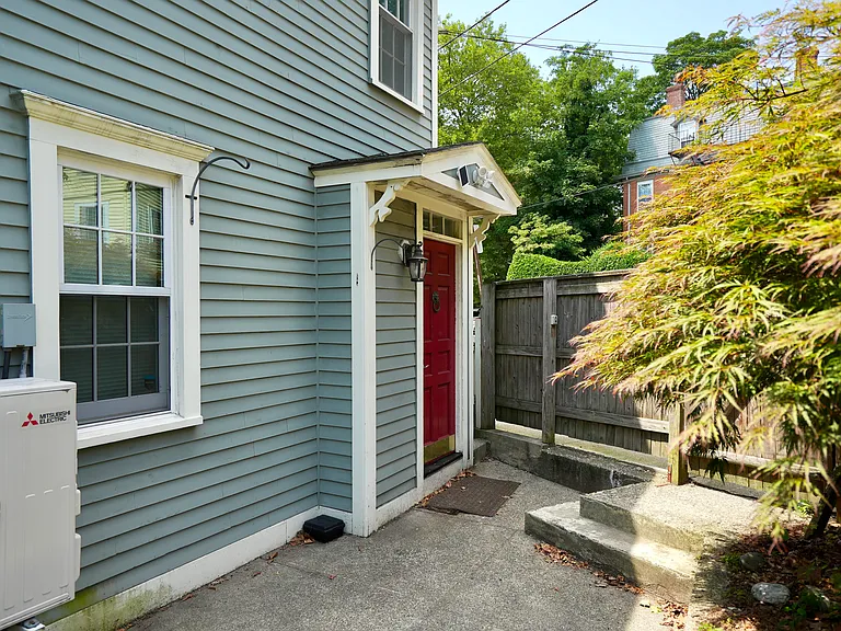 405 Benefit St #2R — Photo 14
