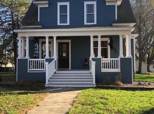 205 1st St SE, Hayfield, MN 55940