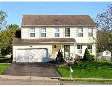 105 Maple Glen Dr photo 1