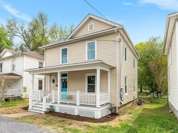 314 13th St, Waynesboro, VA 22980