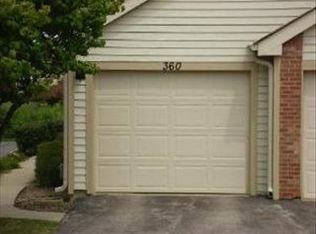 360 Grissom Ct, Hoffman Estates, IL 60169