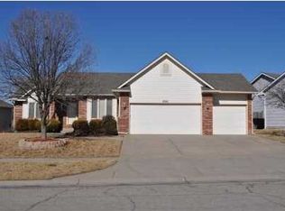 9310 E Pebblebrook St, Wichita, KS 67207