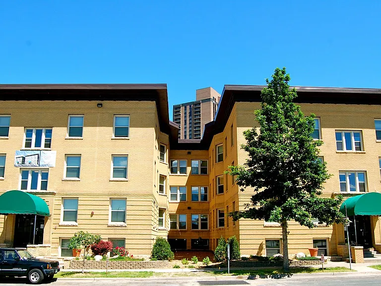 Stradford Flats — Photo 10