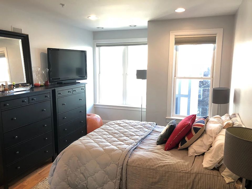 master bedroom with en suite bathroom