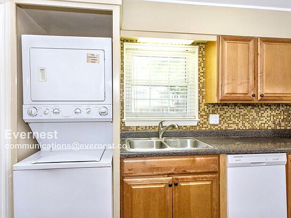 3rd image of 804 Vestavia Villa Ct