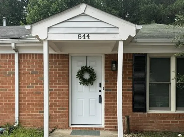 844 Wickford Dr, Chesapeake, VA 23320