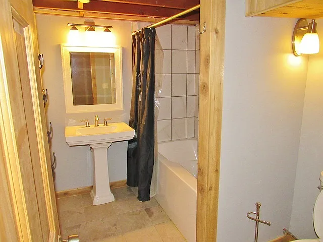 1809 Ivy Ln — Photo 12
