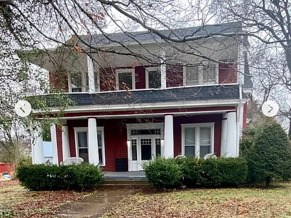 136 Alumni Ave #C