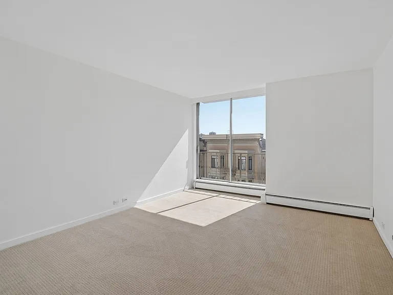 1835 Franklin St #301 — Photo 12