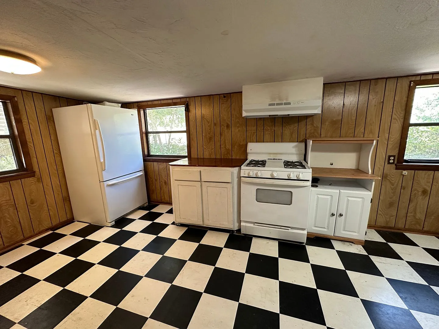 3/2 Home in Ingram — Photo 3