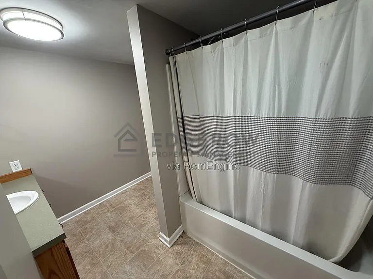 1240 Emerald Ave NE — Photo 12