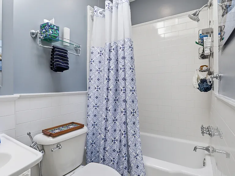 1526 D St SE #1 — Photo 18