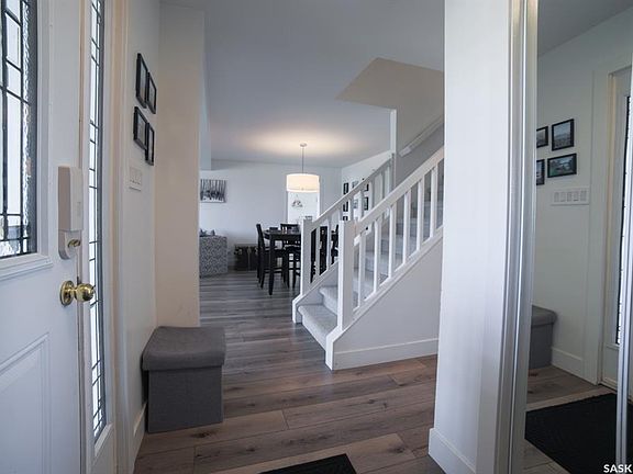 2nd image of 1287 Simcoe STREET
