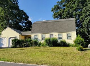 19 McKenna Dr, Nashua, NH 03062