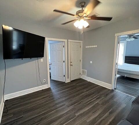 3rd image of 1611 E Fayette St APT 2