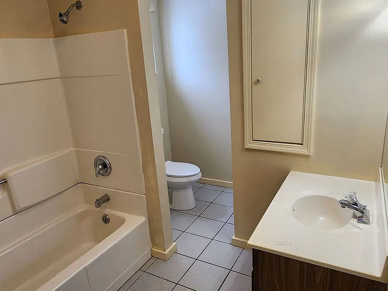 34 Armstrong St — Photo 11