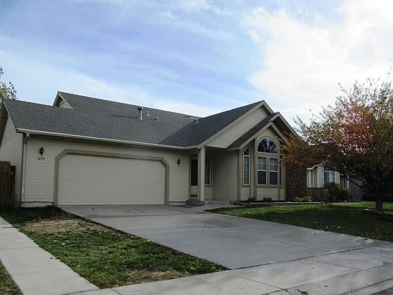 Front/Exterior