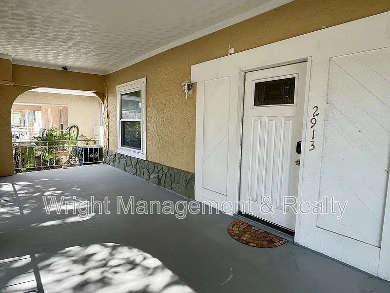 4 bed, 2.0 bath, 1533 sqft, $2,390 — Photo 4