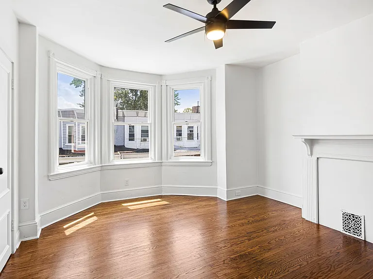 1329 S Lindenwood St — Photo 3