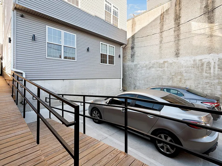 Aston Lofts — Photo 10