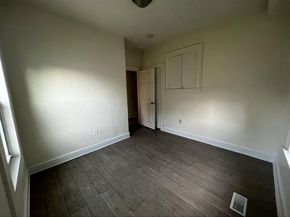 3rd image of 3731 E Vermont St