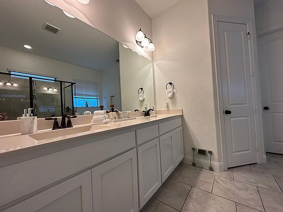 5th image of 3709 Delta Dr