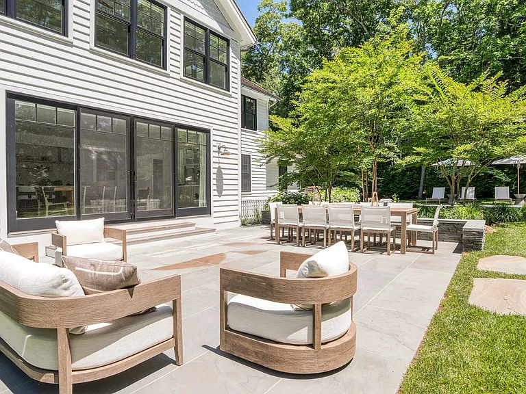 41 Montauk Ave — Photo 21