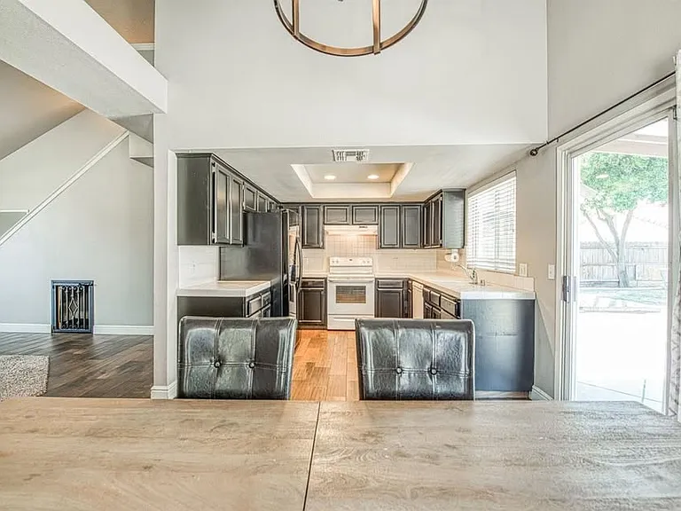 8883 N Barton Ave — Photo 6