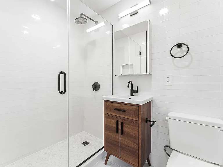 560 Court St #2 — Photo 9