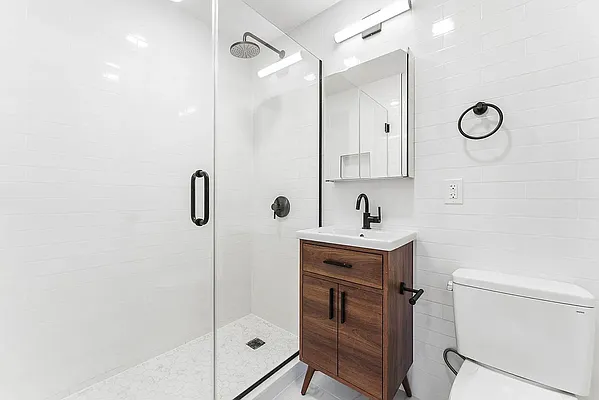 Bathroom, photo 2