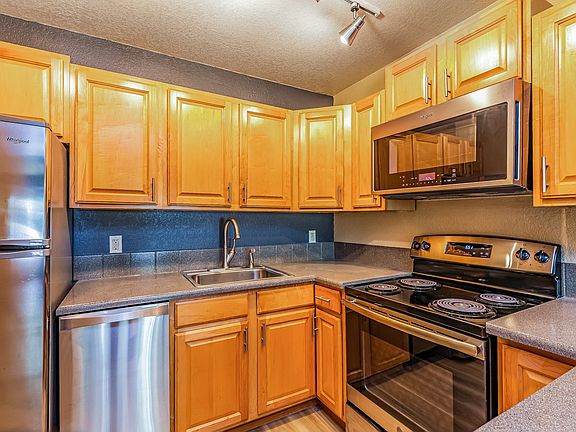 3rd image of 9227 Woodlawn Ave N APT 204