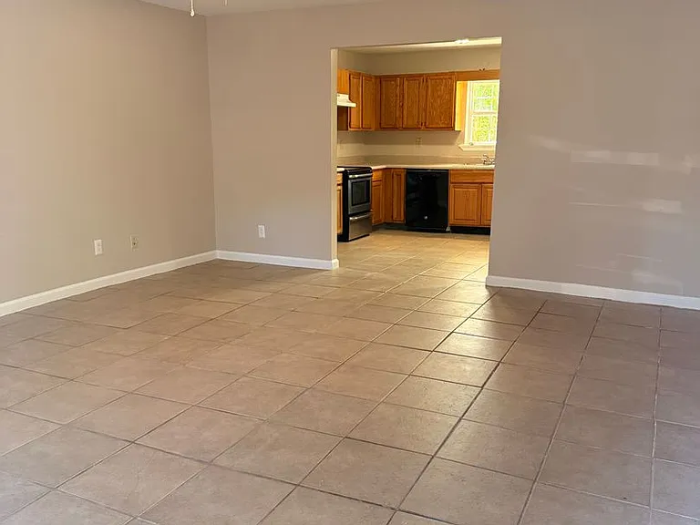 57 Ashley Lauren Ln #D — Photo 3