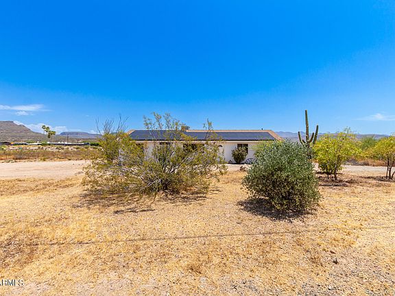 3rd image of 33221 S SUMMIT Drive