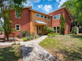 696 Faurie Rd, Lakehills, TX 78063