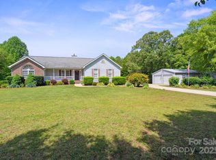 260 Treebark Rd, Statesville, NC 28625