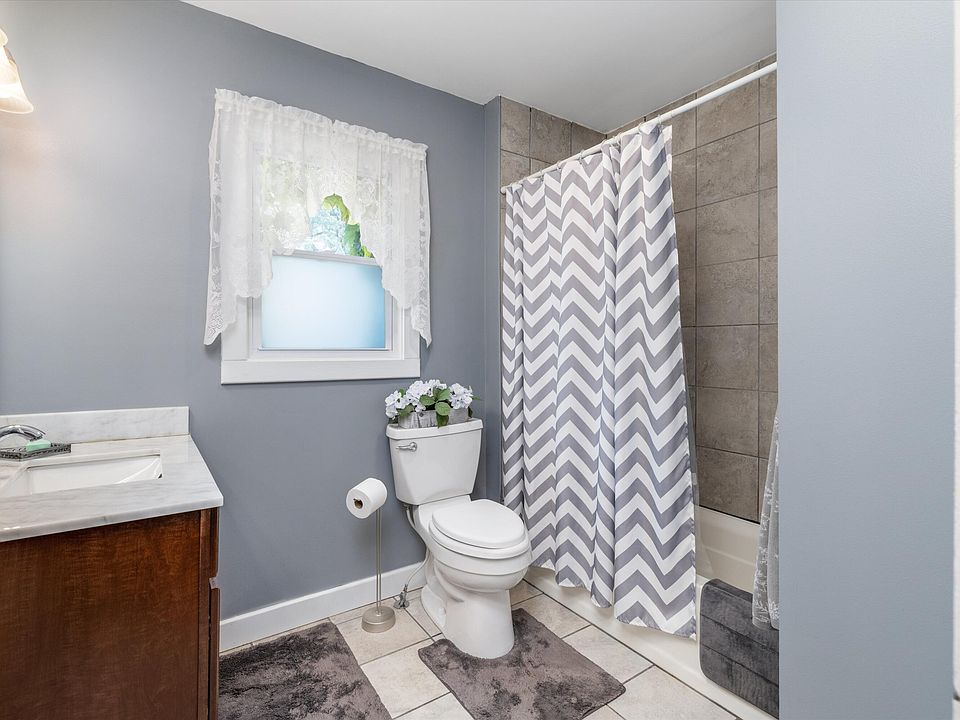 1023 Longfellow Ave, photo 15