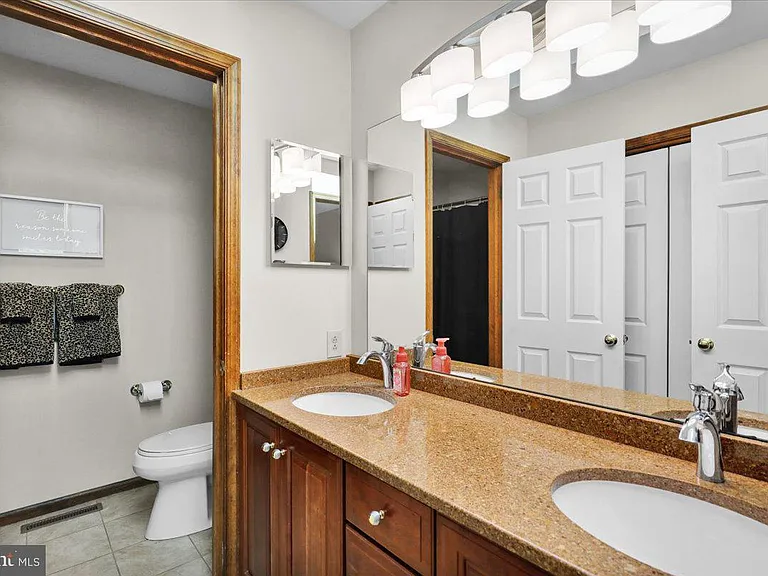 4324 Glenside Dr — Photo 15