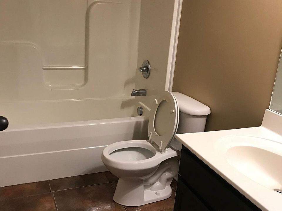 1st image of 1728 Thistlewood Dr Unit C