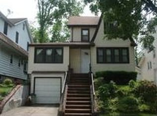 899 Lincoln Pl, Teaneck, NJ 07666