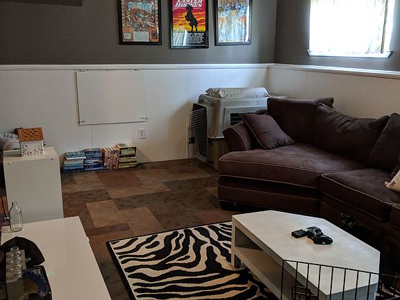 5th image of 1585 Stratford Ct