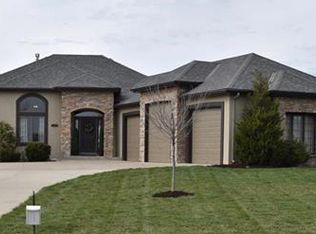 526 NE Bitter Creek Rd, Lees Summit, MO 64086