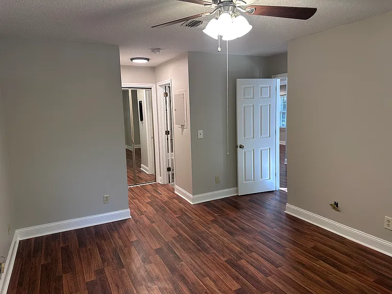 2041 Greenwood Pl SW — Photo 6
