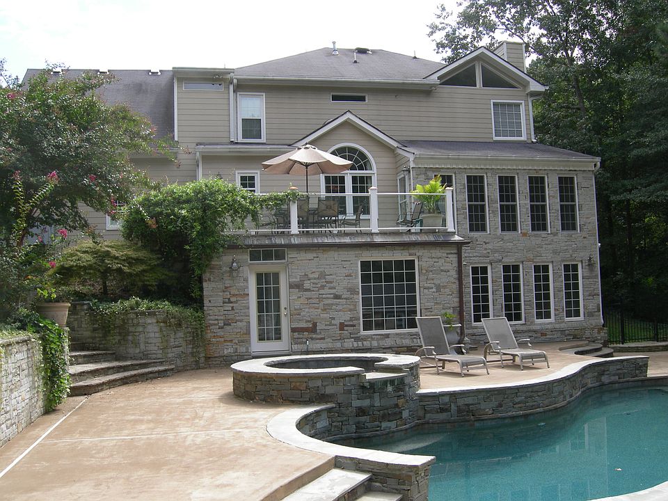 1st image of 2370 Friars Gate Dr